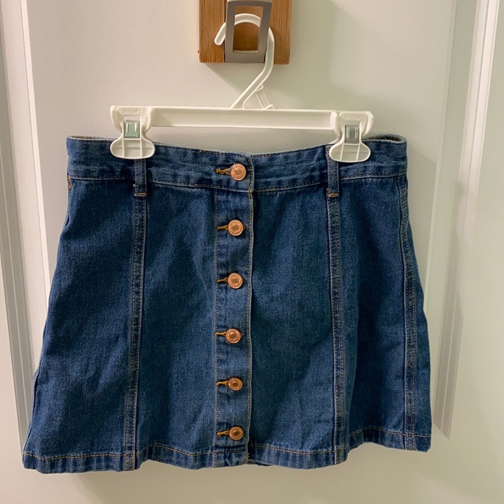 Mini denim button up skirt from Forever 21. Size Small